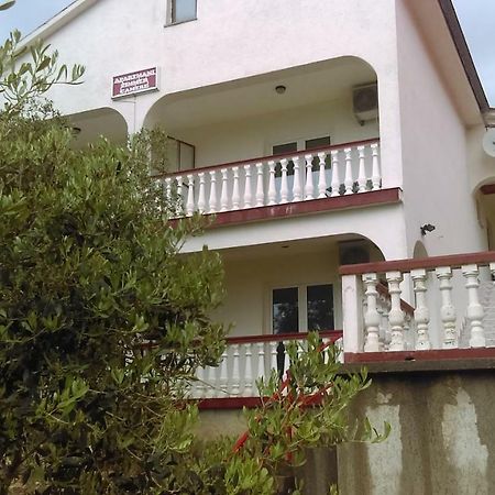 Guesthouse Bili Карлобаг Экстерьер фото